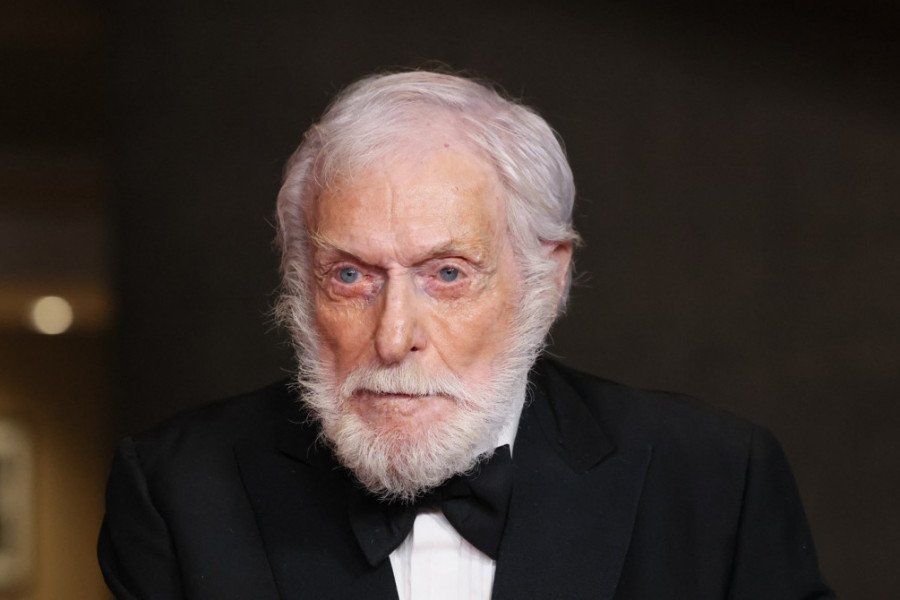 Ima više energije sa 98 godina, nego neki mlađi: Slavni glumac ušao u istoriju kao najstarija osoba koja je osvojila Emi