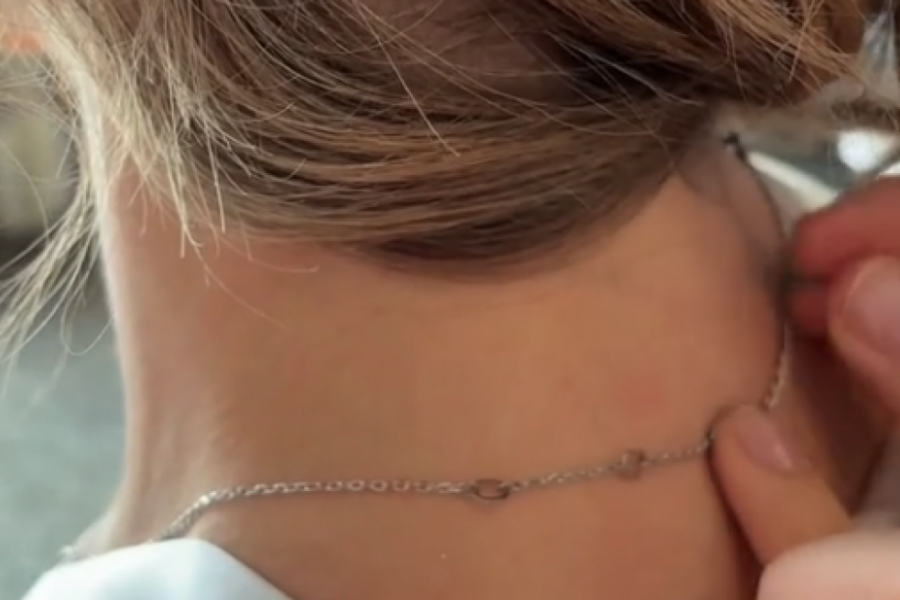 Nema da mrda: Lančić će ostati na mestu uz samo kap ovog proizvoda, sigurno ga imate u neseseru