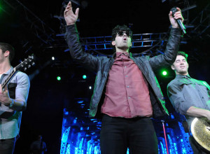 „Ljudi, pregledajte te mladeže“: Poznati pevač pokazao kako izgleda rak kože pre i posle operacije