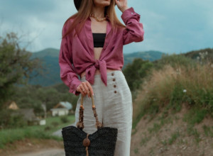 Neodoljivi letnji šik: Ovaj model pantalona je hit sezone, ležerne i elegantne, sa dozom kul stila