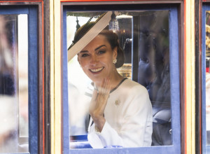 Kejt Midlton nosi sandale koje u Srbiji možete naći za 4.990 dinara: Nećete moći da zamislite leto bez njih! Elegantne, a neverovatno udobne