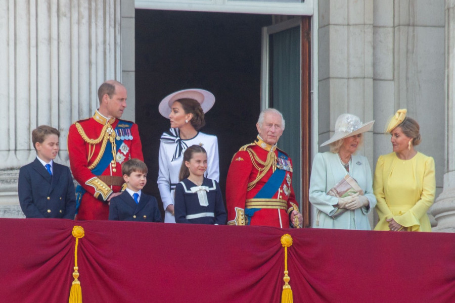 Princ Lui ponovo zasmejava: Čitači sa usana otkrivaju šta je mališan rekao svojoj mami i sestri, najslađi trenuci ikada!