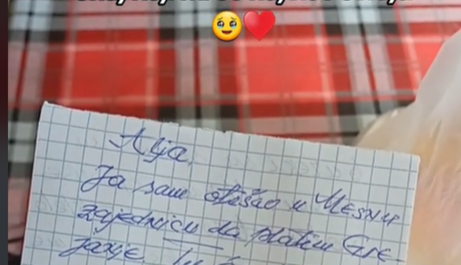 "Šta bih dala da imam takvog deku!" Devojka podelila emotivni snimak na društvenim mrežama, a zbog onoga što je prikazala svi su se raznežili