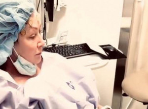 "Čeka da umrem da ne bi plaćao alimentaciju": Slavna glumica saznala da je muž vara ma dan operacije, a sada je surovo muči iako umire od raka