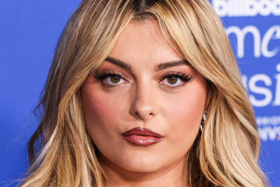 Možda sam debela, ali je i moj novčanik: Slavna pevačica pokazala obline na plaži, jedva smo je prepoznali!