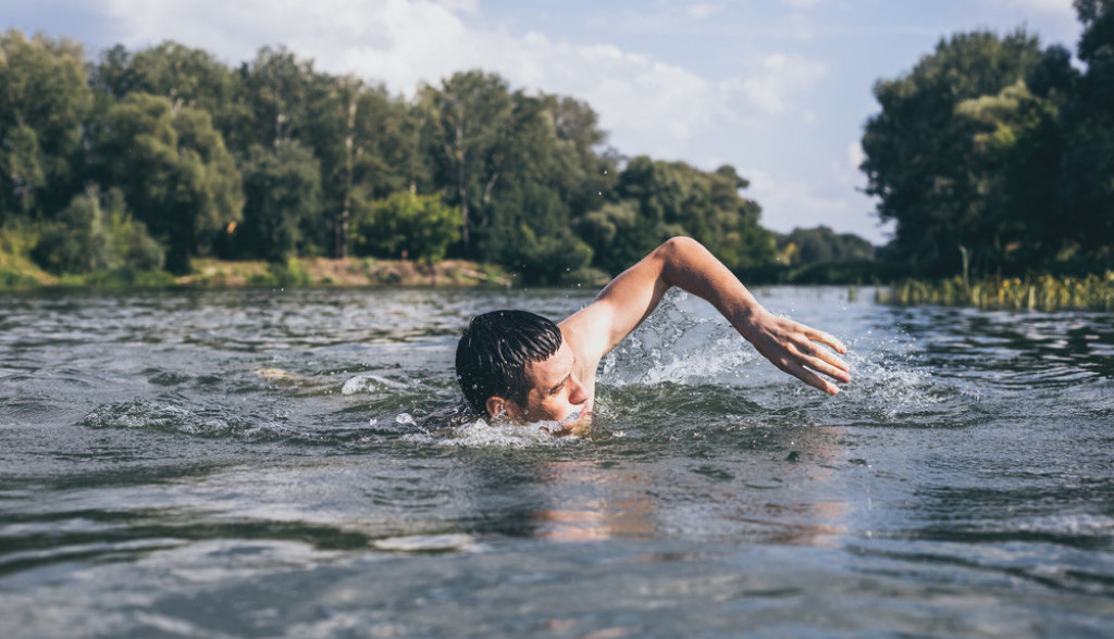Okrenite se leđima nizvodno: Ako vas uhvati vir dok plivate, ovo spašava ŽIVU GLAVU