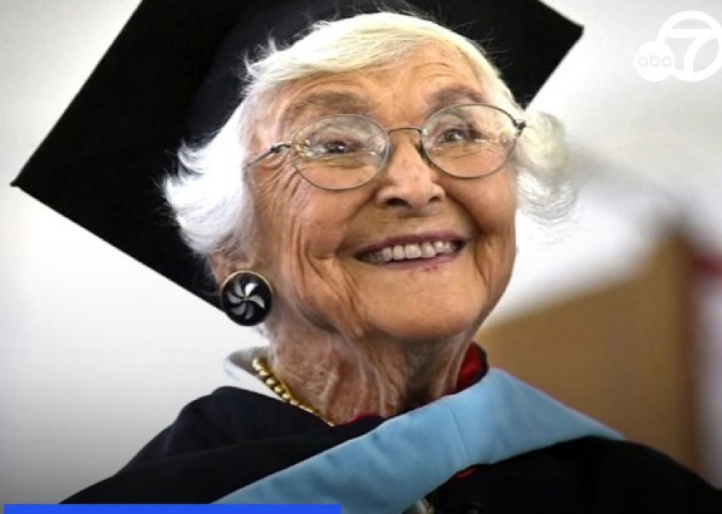 Diplomu čekala od Drugog svetskog rata: Baka Virdžinija (105) postala magistar nakon 83 godine