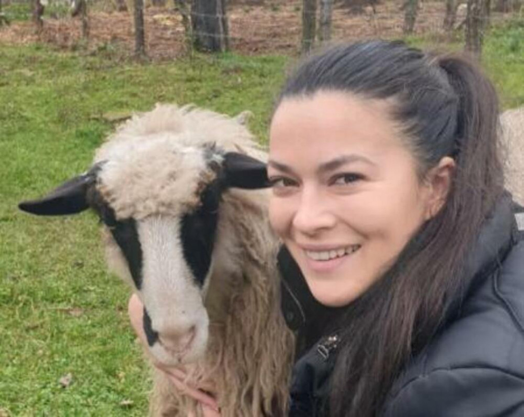 Privatnost krije kao zmija noge, ali sve se saznalo: Ovo je muž Marije Petronijević, Lozničanin osvojio njeno srce