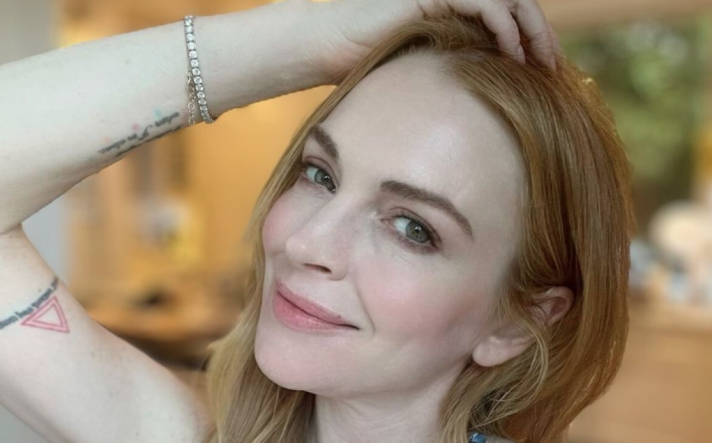 Dobitna kombinacija Lindsi Lohan: Glumica zablistala u stilu koji obožava i Gvinet Paltrou, a vi ćete odmah potrčati da kupite ovaj detalj