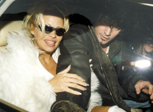 Pamela Anderson otkrila potresne detalje svoje intime: "Borila sam se s depresijom više od decenije. Osećam veliku prazninu..."