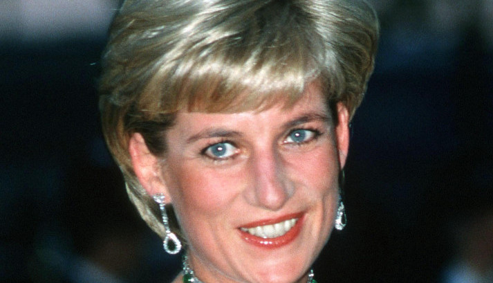 U ovoj haljini je sahranjena princeza Dajana: Evo zašto se Čarlsu "okrenuo želudac" kad ju je video