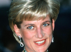 U ovoj haljini je sahranjena princeza Dajana: Evo zašto se Čarlsu "okrenuo želudac" kad ju je video