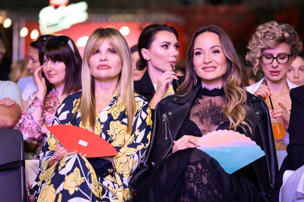 Jelena Trivan "pokorila" crveni tepih: Prva dama m:tel-a zablistala na „Banja Luka Festu“ i još jednom pokazala da je kraljica stila!