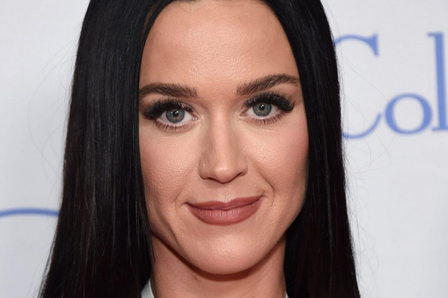 Kejti Peri je naučila da leti: Zvezda šokirala fanove najnovijom objavom, a pogledajte šta je uradio njen muž!