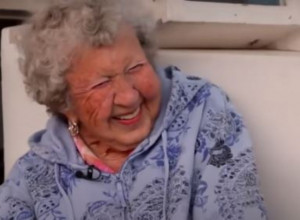Ima 104 godine i savršenog je zdravlja: Obožava da jede ovu hranu, a jedna stvar je održava mladom