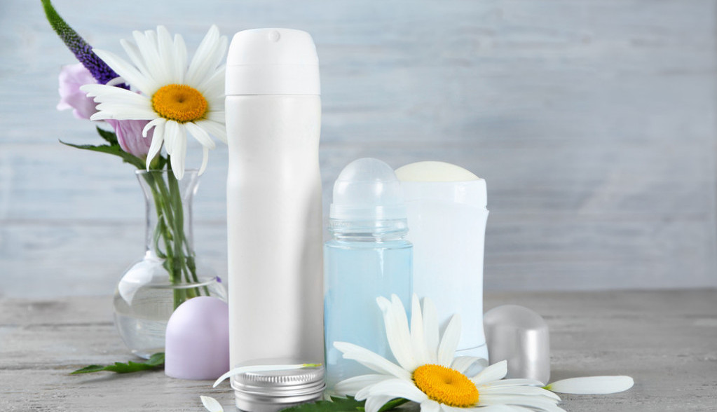 Ovako će vam dezodorans trajati ceo dan: Izbegnite grešku zbog koje miris brzo ispari ispod pazuha, dermatlog savetuje kako