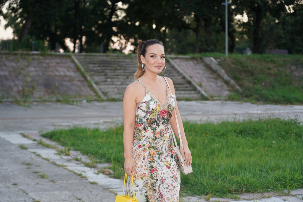 Vesna Dedić u crnom, Jelena Tomašević u cvetnoj haljini, a ona... Goca Tržan zablistala u mini-haljini koju nose i svetski poznate dame