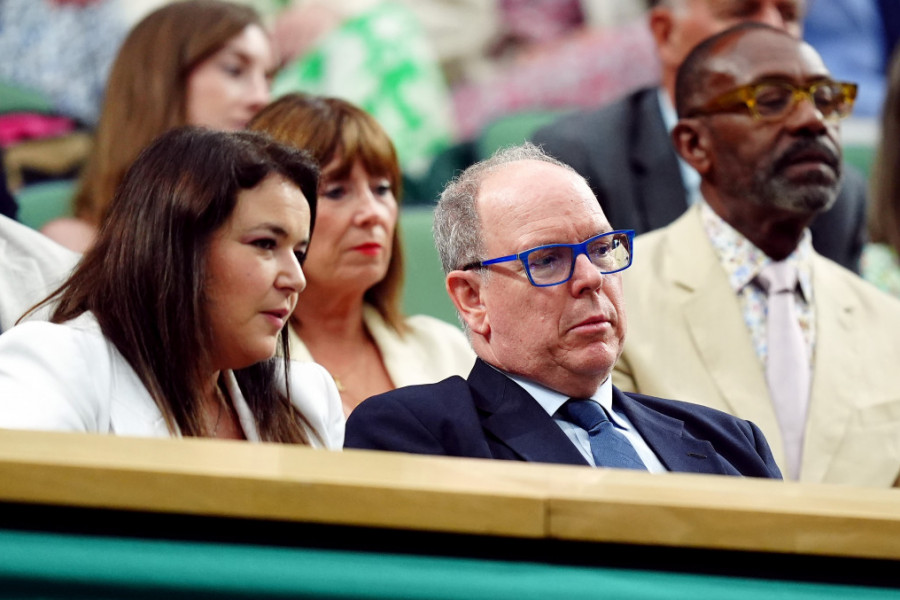 Princ Albert II od Monaka ponovo bez supruge — društvo mu pravi brineta: Gde je princeza Šarlin?