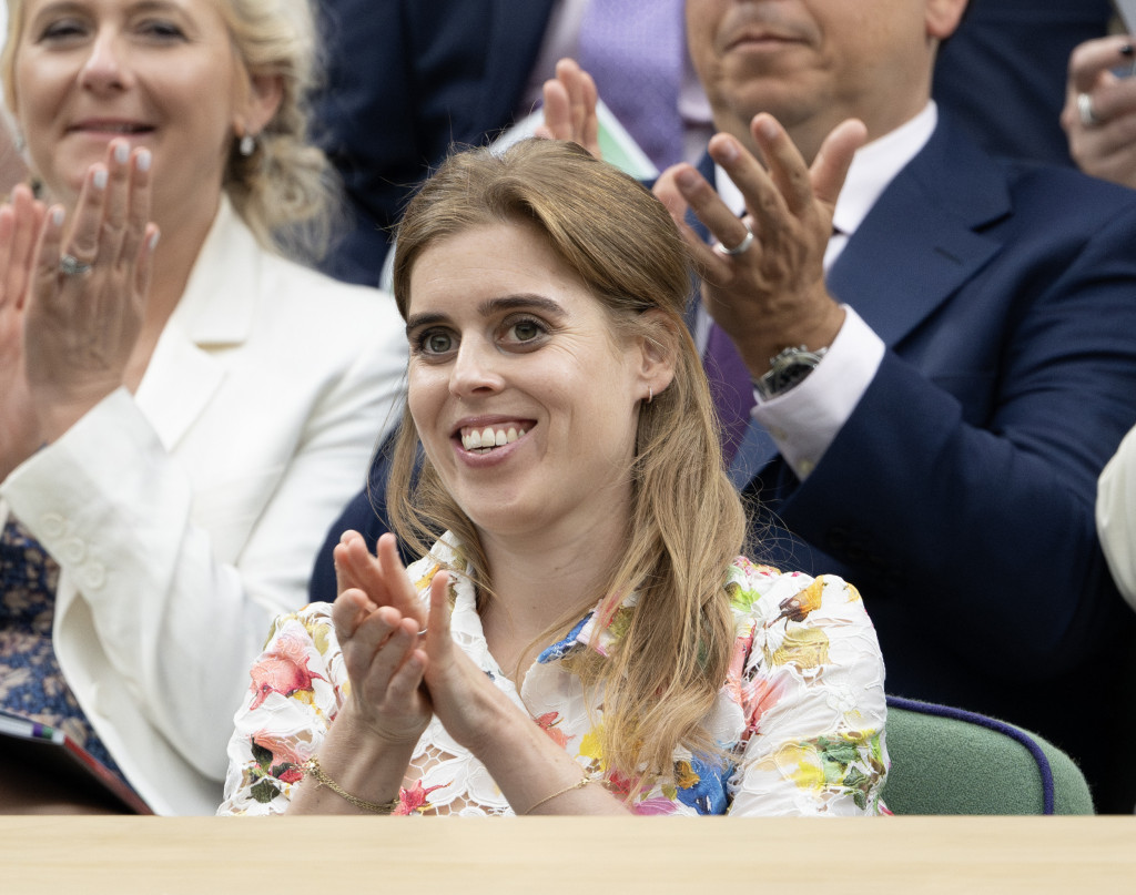 Princeza pokazala trudnički stomačić u haljini od 850 evra: Pol bebe još uvek krije, a prinovi se raduje cela monarhija