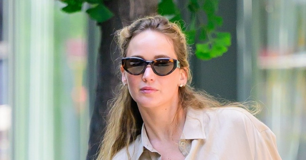 Pantalone koje će vas rashladiti: Dženifer Lorens obožava ovaj stil, inspirisala žene širom sveta, odmah su krenule u šoping!