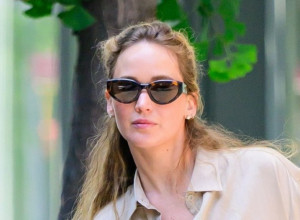 Pantalone koje će vas rashladiti: Dženifer Lorens obožava ovaj stil, inspirisala žene širom sveta, odmah su krenule u šoping!