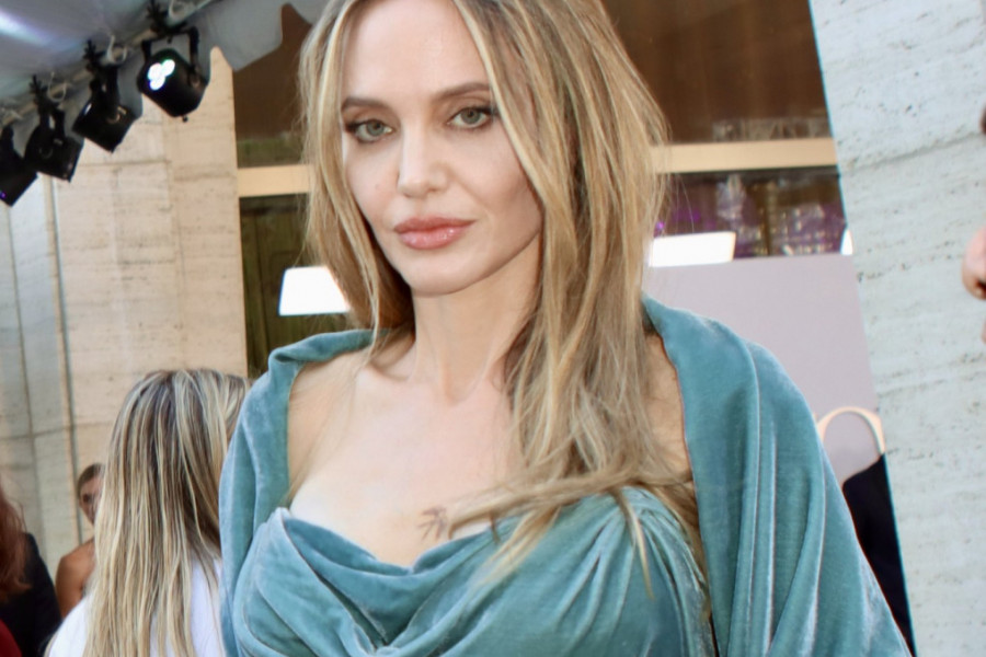 Umešao se i on— "prekinite sa glupostima": Otac Anđeline Džoli oštro reagovao na odnos Breda Pita i njegove ćerke