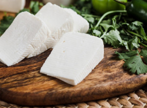 Evo zašto vam se mladi sir brzo pokvari: Pre nego što ga stavite u frižider, morate da uradite jednu stvar