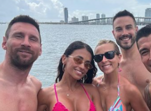 Mesijeva žena srušila internet: U mikro bikiniju zaludela pamet svima, fatalna brineta zgodnija nego ikada