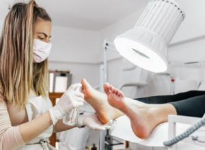 Boja noktiju na nogama je ogledalo vašeg zdravstvenog stanja: Jedna je posebno opasna i može ukazivati na rak