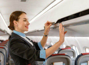 Uvek nosite sunčane naočare tokom leta: Stjuardesa otkrila zašto je to važno, a evo kako olakšava putovanje