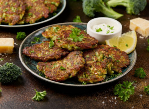 Hrskave, a ne masne: Kada pohujete tikvice, dodajte ovaj sastojak u jaja, biće preukusne, i neće da upiju ni kap ulja