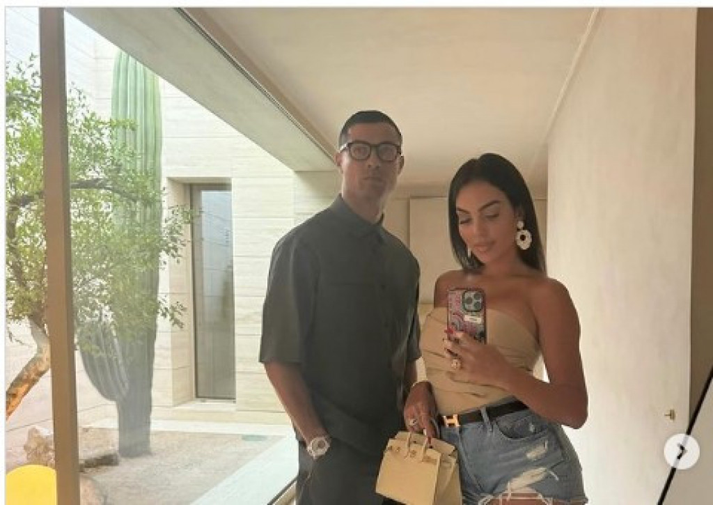 Pokazala kako uživaju: Ronaldova verenica objavila fotografije s odmora, a svi u čudu gledaju njene noge!