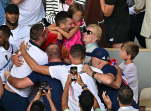 Ko je Vera Ristić, plavokosa žena iz teniserove lože? Tašta Novaka Đokovića, plakala kao kiša posle pobede svog zeta