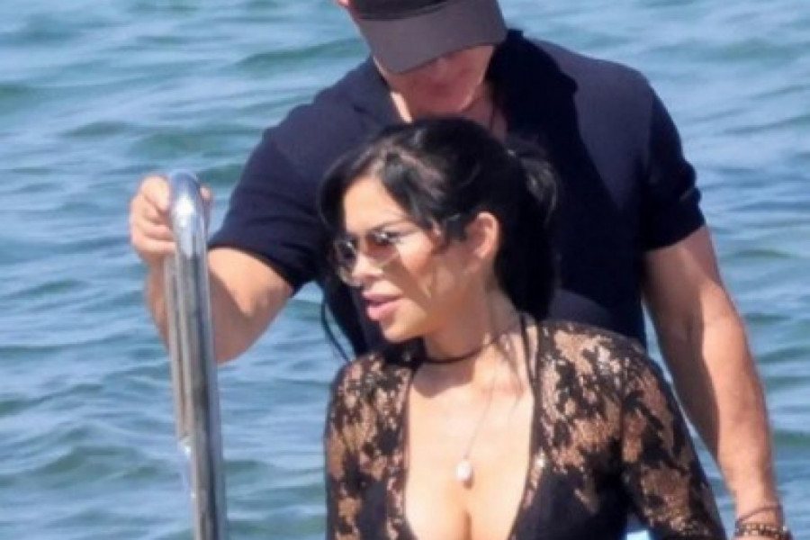 Džef Bezos organizovao ekskluzivnu plovidbu za poznate ličnosti: Loren Sančez izgrmela u crnoj čipkastoj haljini