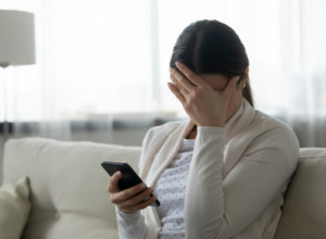 "Nakon 15 godina braka, ostavio me putem SMS poruke": Ono što je uradio našoj deci je bilo toliko surovo da nisam mogla da dođem k sebi