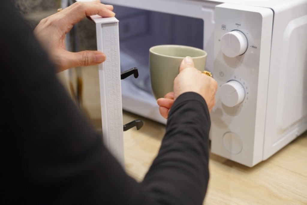 Da li kafa sme da se podgrejava? Stručnjak otkriva da li je to pametno, a evo kako to utiče na sam ukus napitka