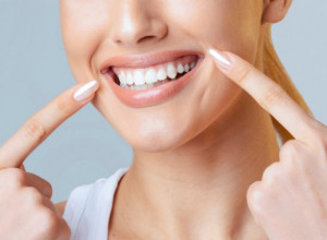 Zubi beli kao biseri: Evo kako da na prirodan način održite lep i blistav osmeh, zaboravite na izbeljivanje