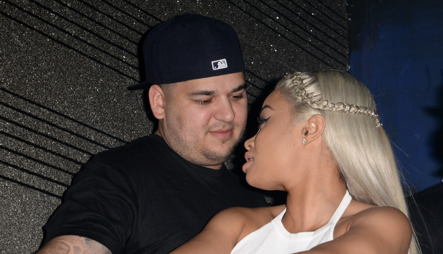 Bio zabljubljen u rođenu sestru, pa imao odnose sa njenom dvojnicom? Ljudi zgroženi njegovim priznanjima, pljušte osude