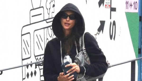 Kada je u mini haljinici svi uzdišu za njom, a sada neprepoznatljiva: Najatraktivnija manekenka u crnoj trenerci izašla na ručak, briga je za sve