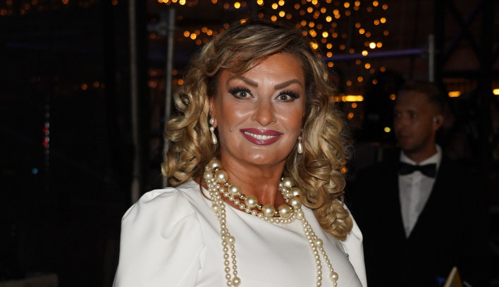 Snežana Đurišić i Ana Bekuta demonstrirale stil: Stajlinzi poznatih dama oduševili sve, Sneki oborila sve sa nogu
