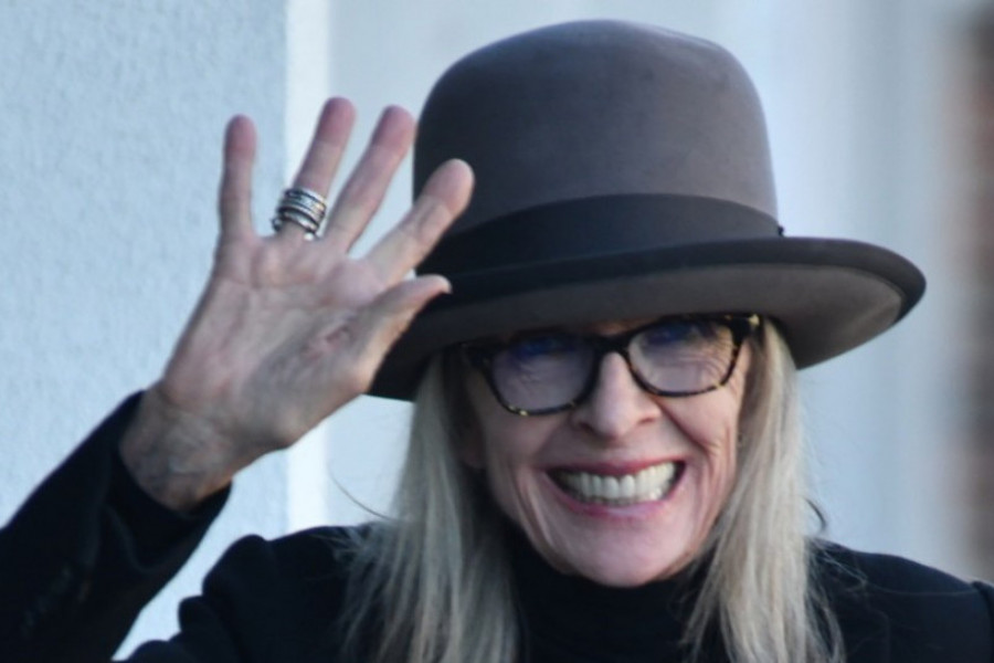 Zakopčana do grla na plus 30: Dajana Kiton pokazala svoj prepoznatljivi stil, pantalone su idealne za jesen, žene ih mahom kupuju!