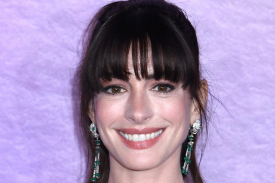 En Hatavej ne krije bubuljice: Oduševila svet selfijem bez trunke šminke, a njen opis je zasmejao internet