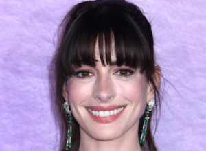 En Hatavej ne krije bubuljice: Oduševila svet selfijem bez trunke šminke, a njen opis je zasmejao internet