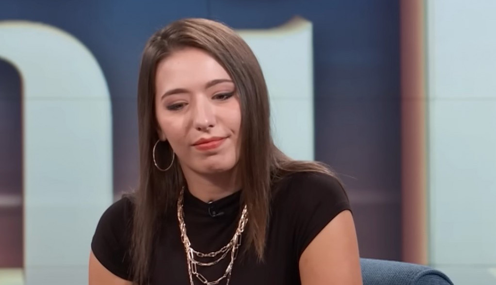 Oboje su me izdali: „Moj tata je u vezi s mojom drugaricom i čekaju bebu, sve su radili iza mojih leđa“