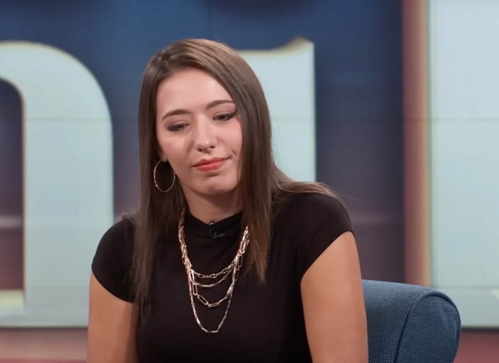Oboje su me izdali: „Moj tata je u vezi s mojom drugaricom i čekaju bebu, sve su radili iza mojih leđa“