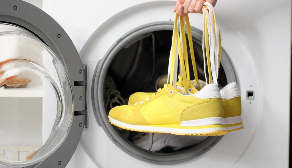 Pranje patika u mašini: Skinuće se sva prljavština, ali je važno da uradite jednu stvar da se ne raspadnu