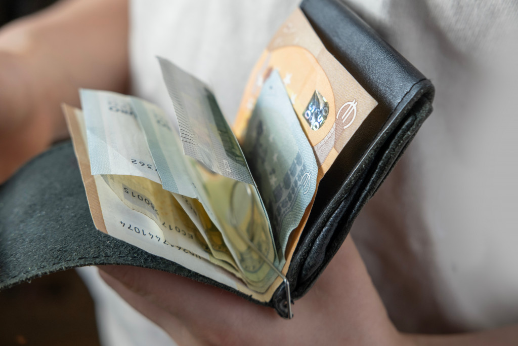 Srbi prave veliku grešku, ovo nikako nije dobro za njihov novčanik: Milionerka otkrila kako se možete lako obogatiti,  jedan način potpuno pogrešan