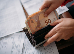 Stiže novac za 4 horoskopska znaka: Evo ko će dobiti pare do 14. septembra