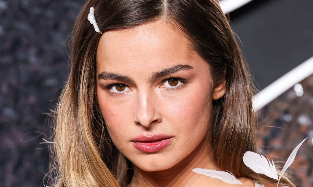 Bez blama prošetala u donjem vešu: Influenserka se pojavila na dodeli nagrada u šok izdanju, neki ovo ne bi nosili ni po kući