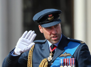 Opsedaju ga žene, strahuje se da će Kejt zameniti ljubavnicom: Vilijam na "stubu srama" zbog novog imidža